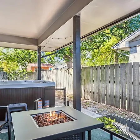 Hottub, Cinema & Games In A Quiet Neighborhood Villa